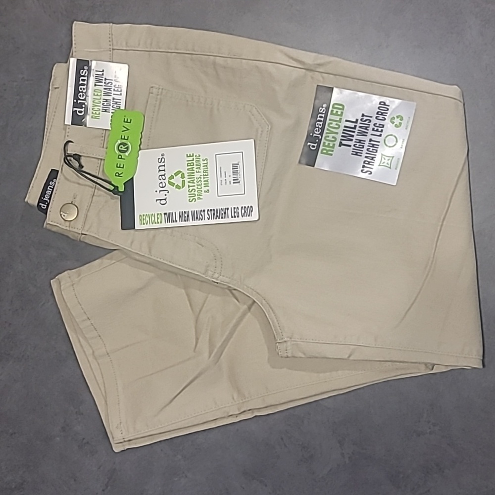D. Jeans High Waist Straight Leg Jeans